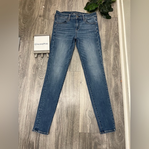 American eagle “next level stretch” skinny jeans size 4 long. - Picture 1 of 10
